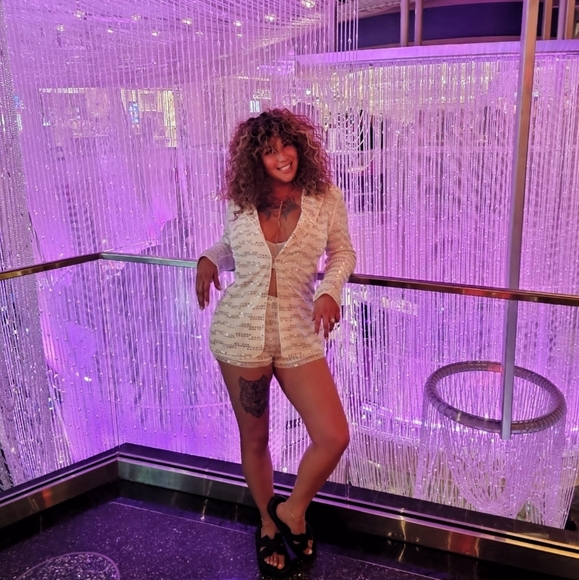 Meet your Posher, Monica - Picture 6 of 16